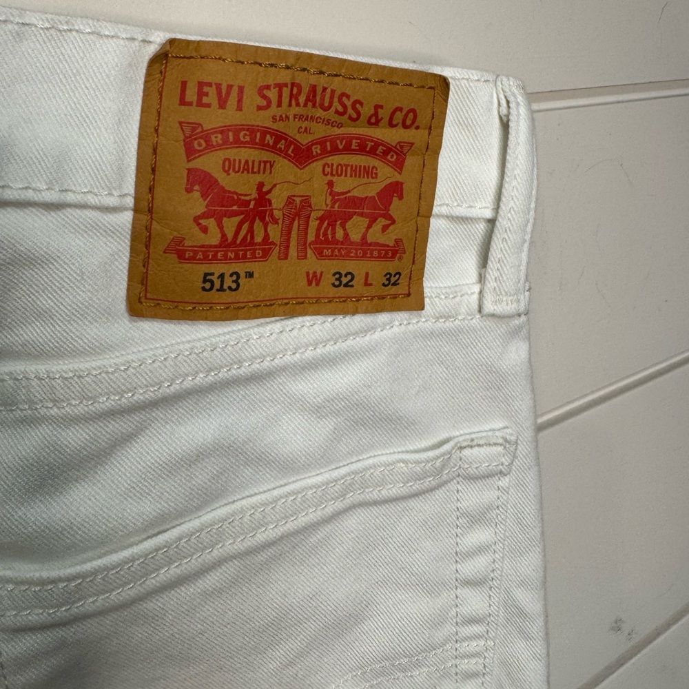 Levi’s 513 White Slim Straight Jeans – W32 L32 (Unisex / Boyfriend Fit) - Picture 2 of 4